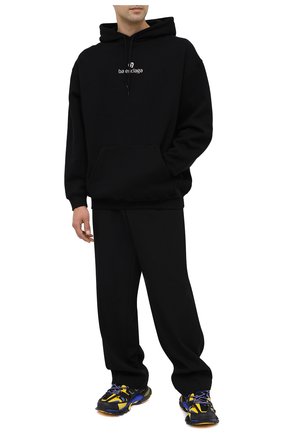 Мужской хлопковое худи BALENCIAGA черного цвета по цене 63350 руб., арт. 570811/TJVE1 | Фото 2 Мужской хлопковое худи BALENCIAGA черного цвета, арт. 570811/TJVE1 | Фото 2