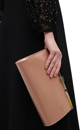 Женский клатч palmette CHRISTIAN LOUBOUTIN бежевого цвета по цене 56600 руб., арт. palmette clutch patent | Фото 2 Женский клатч palmette CHRISTIAN LOUBOUTIN бежевого цвета, арт. palmette clutch patent | Фото 2