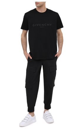 Мужская хлопковая футболка GIVENCHY черного цвета по цене 46700 руб., арт. BM70YN3002 | Фото 2 Мужская хлопковая футболка GIVENCHY черного цвета, арт. BM70YN3002 | Фото 2