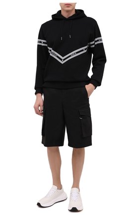 Мужской хлопковое худи GIVENCHY черного цвета по цене 74200 руб., арт. BMJ08130AF | Фото 2 Мужской хлопковое худи GIVENCHY черного цвета, арт. BMJ08130AF | Фото 2 (Длина (для топов): Стандартные; Рукава: Длинные; Мужское Кросс-КТ: Худи-одежда; Материал внешний: Хлопок; Стили: Спорт-шик)