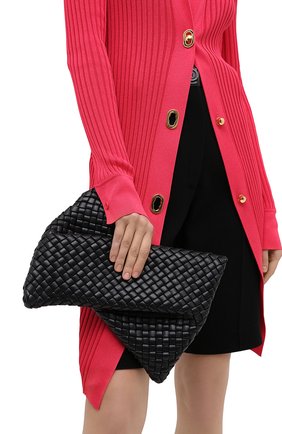 Женский клатч BOTTEGA VENETA черного цвета по цене 191500 руб., арт. 640678/V01D1 | Фото 2 Женский клатч BOTTEGA VENETA черного цвета, арт. 640678/V01D1 | Фото 2 (Размер: medium; Материал: Натуральная кожа; Женское Кросс-КТ: Клатч-клатчи, Вечерняя сумка; Случай: Вечерний)