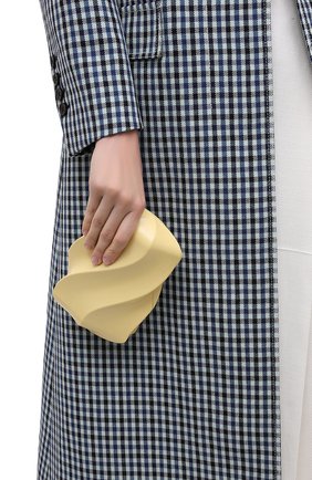 Женский клатч bv whirl BOTTEGA VENETA бежевого цвета по цене 141000 руб., арт. 639332/VA9A0 | Фото 2 Женский клатч bv whirl BOTTEGA VENETA бежевого цвета, арт. 639332/VA9A0 | Фото 2