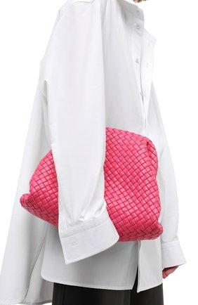 Женский клатч pouch BOTTEGA VENETA розового цвета по цене 278500 руб., арт. 639296/V01D0 | Фото 2 Женский клатч pouch BOTTEGA VENETA розового цвета, арт. 639296/V01D0 | Фото 2 (Материал: Натуральная кожа; Размер: medium; Женское Кросс-КТ: Клатч-клатчи)