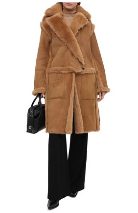 Женская дубленка TOM FORD бежевого цвета по цене 719000 руб., арт. CSF617-FUX120 | Фото 2 Женская дубленка TOM FORD бежевого цвета, арт. CSF617-FUX120 | Фото 2