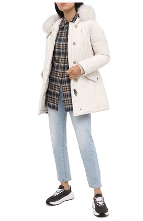 Женская пуховая парка WOOLRICH белого цвета по цене 83450 руб., арт. CFWW0U0323FR/UT0573 | Фото 2 Женская пуховая парка WOOLRICH белого цвета, арт. CFWW0U0323FR/UT0573 | Фото 2