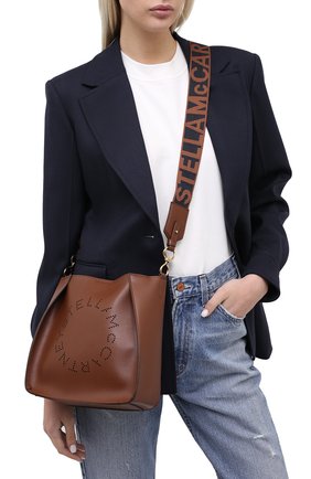 Женская сумка stella logo mini STELLA MCCARTNEY коричневого цвета по цене 58800 руб., арт. 700073/W8542 | Фото 2 Женская сумка stella logo mini STELLA MCCARTNEY коричневого цвета, арт. 700073/W8542 | Фото 2