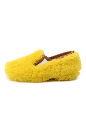 Детского домашние туфли из меха GALLUCCI желтого цвета, арт. M00003AS/SC P C CRE MCU | Фото 2 (Материал внешний: Натуральный мех; Материал внутренний: Натуральная кожа; Кросс-КТ: слиперы)