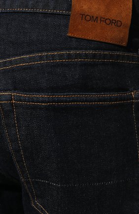 Мужские джинсы TOM FORD темно-синего цвета, арт. BVJ18/TFD002 | Фото 5 (Силуэт М (брюки): Прямые; Кросс-КТ: Деним; Длина (брюки, джинсы): Стандартные; Региональные ограничения белый список (Axapta Mercury): RU; Материал внешний: Хлопок; Стили: Кэжуэл)
