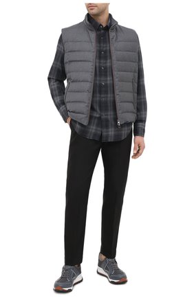 Мужская хлопковая рубашка TOM FORD темно-серого цвета по цене 49950 руб., арт. 8FT850/94MEKI | Фото 2 Мужская хлопковая рубашка TOM FORD темно-серого цвета, арт. 8FT850/94MEKI | Фото 2 (Длина (для топов): Стандартные; Рукава: Длинные; Материал внешний: Хлопок; Случай: Повседневный; Манжеты: На кнопках; Воротник: Кент)