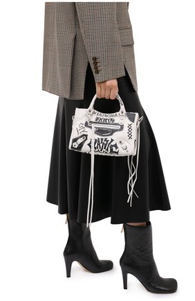 Женская сумка arena mini BALENCIAGA черно-белого цвета по цене 141000 руб., арт. 300295/0FE0N | Фото 2 Женская сумка arena mini BALENCIAGA черно-белого цвета, арт. 300295/0FE0N | Фото 2