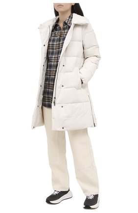 Женский пуховик WOOLRICH белого цвета по цене 56750 руб., арт. CFWW0U0294FR/UT0573 | Фото 2 Женский пуховик WOOLRICH белого цвета, арт. CFWW0U0294FR/UT0573 | Фото 2