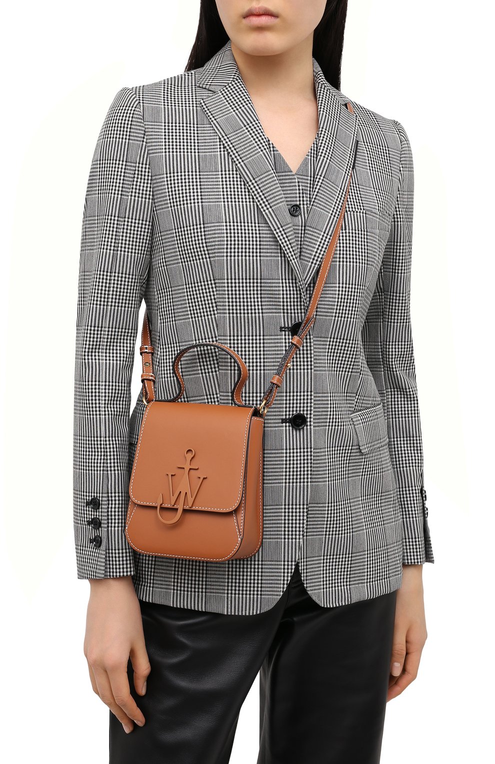 Женская сумка top handle anchor JW ANDERSON коричневого цвета по цене 0 руб., арт. HB0238 LA0001 | Фото 5 Женская сумка top handle anchor JW ANDERSON коричневого цвета, арт. HB0238 LA0001 | Фото 5 (Сумки-технические: Сумки через плечо, Сумки top-handle; Материал: Натуральная кожа; Размер: mini; Ремень/цепочка: На ремешке)