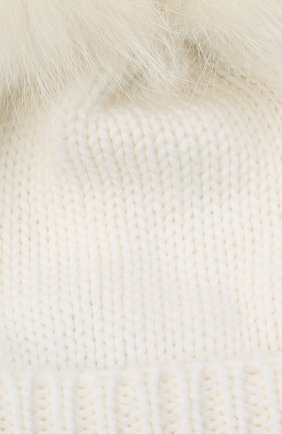 Детского шерстяная шапка с меховыми помпонами WOOLRICH белого цвета по цене 11050 руб., арт. CFWKAC0078FR/UF0096 | Фото 3 Детского шерстяная шапка с меховыми помпонами WOOLRICH белого цвета, арт. CFWKAC0078FR/UF0096 | Фото 3