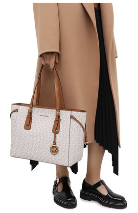 Женский сумка-тоут voyager medium MICHAEL MICHAEL KORS бежевого цвета по цене 27200 руб., арт. 30F8GV6T2B | Фото 2 Женский сумка-тоут voyager medium MICHAEL MICHAEL KORS бежевого цвета, арт. 30F8GV6T2B | Фото 2