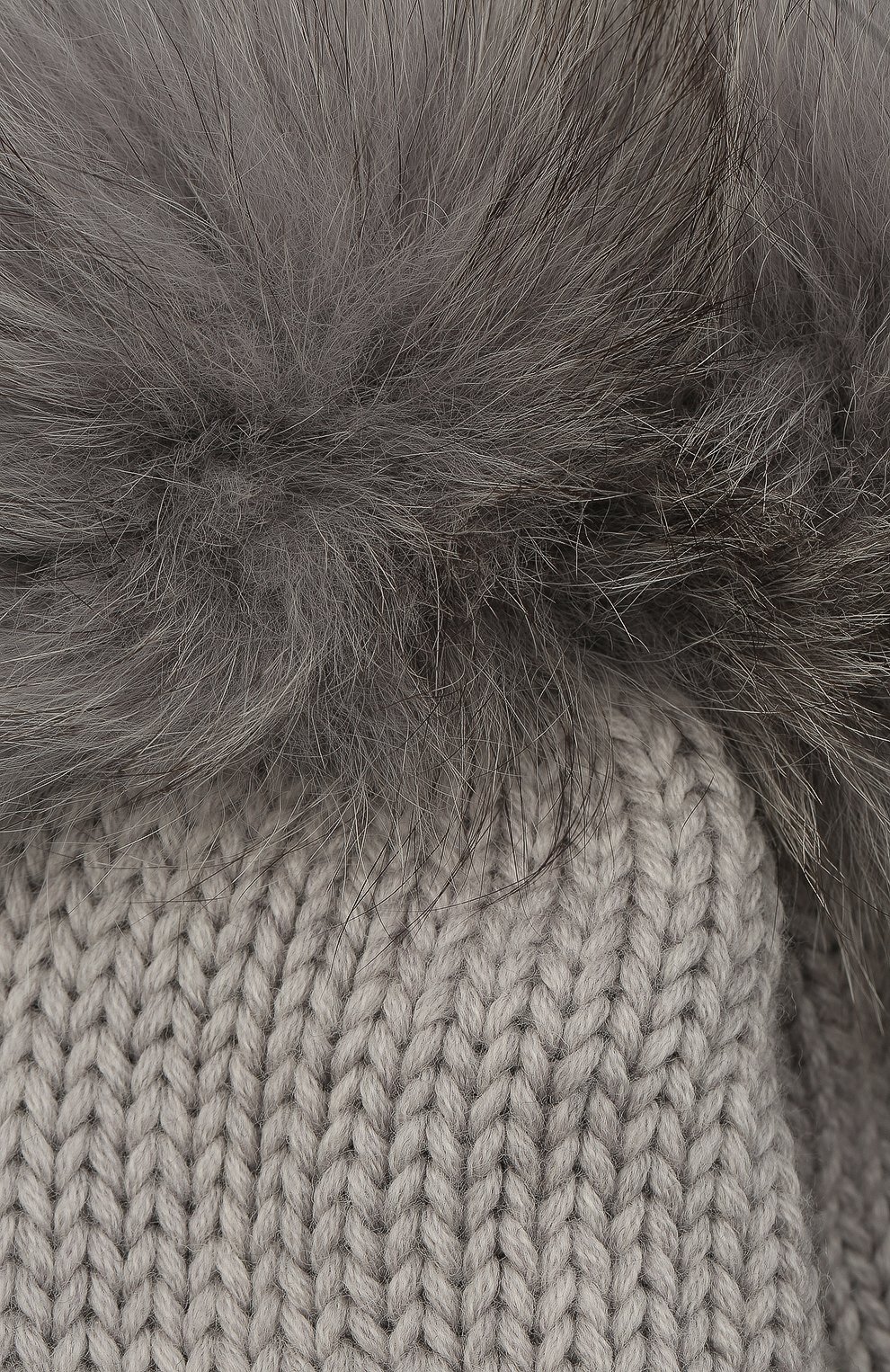 Детского шерстяная шапка с меховыми помпонами WOOLRICH серого цвета по цене 11050 руб., арт. CFWKAC0078FR/UF0096 | Фото 3 Детского шерстяная шапка с меховыми помпонами WOOLRICH серого цвета, арт. CFWKAC0078FR/UF0096 | Фото 3