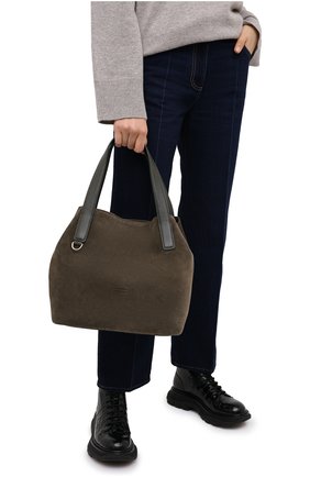 Женская сумка mila suede COCCINELLE зеленого цвета по цене 28600 руб., арт. E1 GE6 11 02 01 | Фото 2 Женская сумка mila suede COCCINELLE зеленого цвета, арт. E1 GE6 11 02 01 | Фото 2