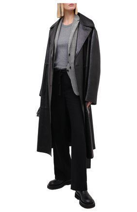 Женские шерстяные брюки ANN DEMEULEMEESTER черного цвета по цене 79950 руб., арт. 2002-1414-P-170-099 | Фото 2 Женские шерстяные брюки ANN DEMEULEMEESTER черного цвета, арт. 2002-1414-P-170-099 | Фото 2