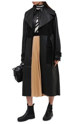 Женские кожаные челси LOEWE черного цвета по цене 65300 руб., арт. L815S05X05 | Фото 2 Женские кожаные челси LOEWE черного цвета, арт. L815S05X05 | Фото 2 (Подошва: Платформа; Материал внутренний: Натуральная кожа; Женское Кросс-КТ: Челси-ботинки; Материал внешний: Кожа; Материал утеплителя: Без утеплителя; Региональные ограничения белый список (Axapta Mercury): RU; Длина стельки: 24,5; ширина носка стельки: 8,3; толщина подошвы: 2,5)