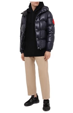 Мужская пуховая куртка 2 moncler 1952 MONCLER GENIUS темно-синего цвета по цене 109500 руб., арт. F2-092-1A531-00-68950 | Фото 2 Мужская пуховая куртка 2 moncler 1952 MONCLER GENIUS темно-синего цвета, арт. F2-092-1A531-00-68950 | Фото 2