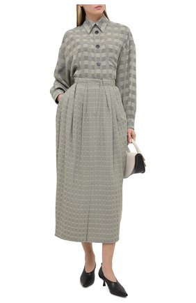 Женская юбка VIKA GAZINSKAYA серого цвета по цене 60550 руб., арт. FW20-1835 | Фото 2 Женская юбка VIKA GAZINSKAYA серого цвета, арт. FW20-1835 | Фото 2