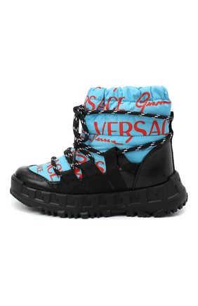 Детские утепленные ботинки VERSACE голубого цвета по цене 31950 руб., арт. YHX00043/YB00351/27-29 | Фото 2 Детские утепленные ботинки VERSACE голубого цвета, арт. YHX00043/YB00351/27-29 | Фото 2 (Материал внешний: Текстиль; Материал внутренний: Натуральная кожа, Текстиль)