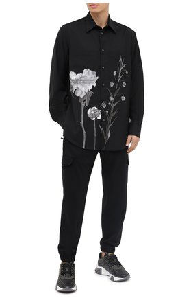 Мужская шерстяная рубашка VALENTINO черного цвета по цене 89650 руб., арт. UV0ABF206SR | Фото 2 Мужская шерстяная рубашка VALENTINO черного цвета, арт. UV0ABF206SR | Фото 2