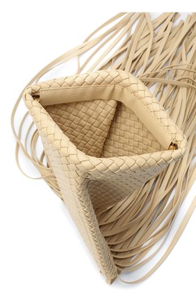 Женский клатч bv fringe crisscross BOTTEGA VENETA светло-бежевого цвета по цене 346000 руб., арт. 642104/V01D1 | Фото 4 Женский клатч bv fringe crisscross BOTTEGA VENETA светло-бежевого цвета, арт. 642104/V01D1 | Фото 4 (Случай: Вечерний; Материал: Натуральная кожа; Региональные ограничения белый список (Axapta Mercury): RU; Женское Кросс-КТ: Клатч-клатчи; Размер: large)