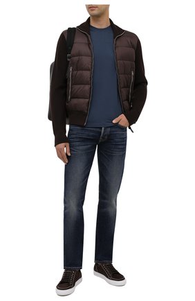 Мужской комбинированный кардиган TOM FORD коричневого цвета по цене 237500 руб., арт. BVM2F/TFK157 | Фото 2 Мужской комбинированный кардиган TOM FORD коричневого цвета, арт. BVM2F/TFK157 | Фото 2 (Длина (для топов): Стандартные; Рукава: Длинные; Стили: Кэжуэл; Материал внешний: Синтетический материал, Шерсть; Материал утеплителя: Пух и перо; Мужское Кросс-КТ: Кардиган-одежда; Региональные ограничения белый список (Axapta Mercury): RU)