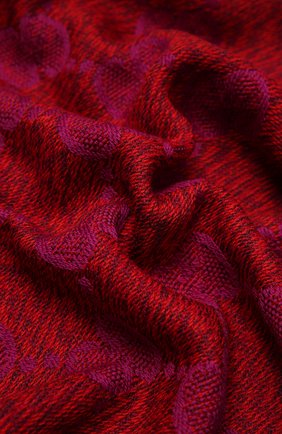 Женский шерстяной шарф GUCCI красного цвета по цене 33600 руб., арт. 627011/3G200 | Фото 2 Женский шерстяной шарф GUCCI красного цвета, арт. 627011/3G200 | Фото 2 (Материал: Шерсть)