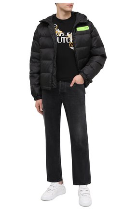 Мужская пуховая куртка VERSACE JEANS COUTURE черного цвета по цене 61950 руб., арт. E5GZA913-ZUP413/25133 | Фото 2 Мужская пуховая куртка VERSACE JEANS COUTURE черного цвета, арт. E5GZA913-ZUP413/25133 | Фото 2