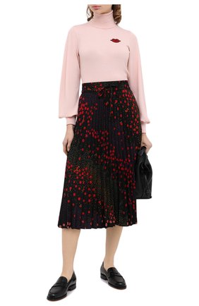 Женская шерстяная водолазка REDVALENTINO светло-розового цвета по цене 36800 руб., арт. UR0KC03Y/5FT | Фото 2 Женская шерстяная водолазка REDVALENTINO светло-розового цвета, арт. UR0KC03Y/5FT | Фото 2 (Длина (для топов): Стандартные; Материал внешний: Шерсть; Рукава: Длинные; Стили: Романтичный; Женское Кросс-КТ: Водолазка-одежда)