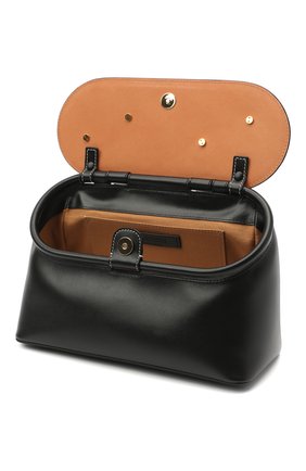 Женская сумка chain lid JW ANDERSON черного цвета по цене 0 руб., арт. HB0307 LA0020 | Фото 4 Женская сумка chain lid JW ANDERSON черного цвета, арт. HB0307 LA0020 | Фото 4 (Сумки-технические: Сумки через плечо, Сумки top-handle; Размер: medium; Материал: Натуральная кожа)