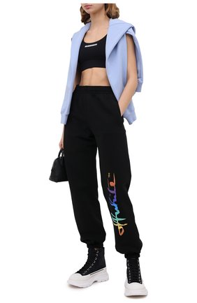 Женские хлопковые джоггеры OFF-WHITE черного цвета по цене 49400 руб., арт. 0WCH006F20JER0021084 | Фото 2 Женские хлопковые джоггеры OFF-WHITE черного цвета, арт. 0WCH006F20JER0021084 | Фото 2