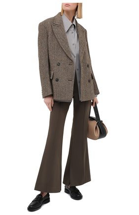 Женская хлопковая рубашка LOW CLASSIC серого цвета по цене 22550 руб., арт. L0W20FW_SH04GR | Фото 2 Женская хлопковая рубашка LOW CLASSIC серого цвета, арт. L0W20FW_SH04GR | Фото 2