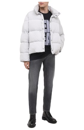 Мужская утепленная куртка JACQUEMUS серого цвета по цене 112500 руб., арт. 206BL01/135920 | Фото 2 Мужская утепленная куртка JACQUEMUS серого цвета, арт. 206BL01/135920 | Фото 2