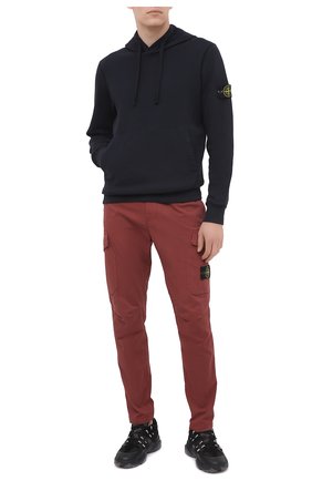Мужской хлопковые брюки-карго STONE ISLAND бордового цвета по цене 28350 руб., арт. 731531310 | Фото 2 Мужской хлопковые брюки-карго STONE ISLAND бордового цвета, арт. 731531310 | Фото 2