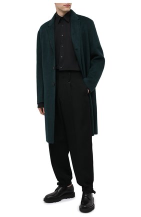 Мужская хлопковая рубашка VETEMENTS черного цвета по цене 57550 руб., арт. UAH21SH143 1006/M | Фото 2 Мужская хлопковая рубашка VETEMENTS черного цвета, арт. UAH21SH143 1006/M | Фото 2 (Материал внешний: Хлопок; Рукава: Длинные; Случай: Повседневный; Стили: Минимализм; Воротник: Кент; Манжеты: На пуговицах; Мужское Кросс-КТ: Рубашка-одежда; Принт: Однотонные; Длина (для топов): Удлиненные)