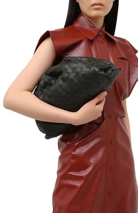 Женский клатч pouch BOTTEGA VENETA хаки цвета по цене 221000 руб., арт. 576175/VCPP0 | Фото 2 Женский клатч pouch BOTTEGA VENETA хаки цвета, арт. 576175/VCPP0 | Фото 2
