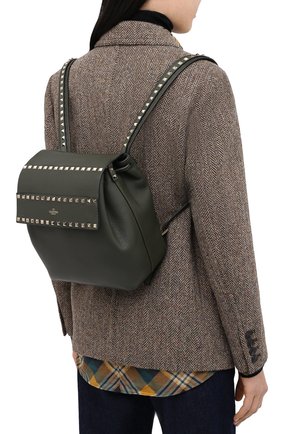 Женский рюкзак valentino garavani rockstud VALENTINO хаки цвета по цене 146500 руб., арт. UW0B0H60/YRK | Фото 2 Женский рюкзак valentino garavani rockstud VALENTINO хаки цвета, арт. UW0B0H60/YRK | Фото 2