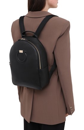 Женский рюкзак gancini SALVATORE FERRAGAMO черного цвета по цене 77450 руб., арт. Z-0726260 | Фото 2 Женский рюкзак gancini SALVATORE FERRAGAMO черного цвета, арт. Z-0726260 | Фото 2