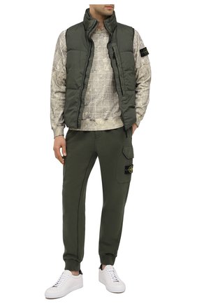 Мужской пуховый жилет STONE ISLAND темно-зеленого цвета по цене 52800 руб., арт. 7315G0123 | Фото 2 Мужской пуховый жилет STONE ISLAND темно-зеленого цвета, арт. 7315G0123 | Фото 2
