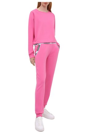 Женские хлопковые джоггеры MOSCHINO UNDERWEAR WOMAN розового цвета по цене 16850 руб., арт. A4304/9006 | Фото 2 Женские хлопковые джоггеры MOSCHINO UNDERWEAR WOMAN розового цвета, арт. A4304/9006 | Фото 2