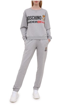 Женский хлопковый свитшот MOSCHINO UNDERWEAR WOMAN серого цвета по цене 18050 руб., арт. A1709/9006 | Фото 2 Женский хлопковый свитшот MOSCHINO UNDERWEAR WOMAN серого цвета, арт. A1709/9006 | Фото 2