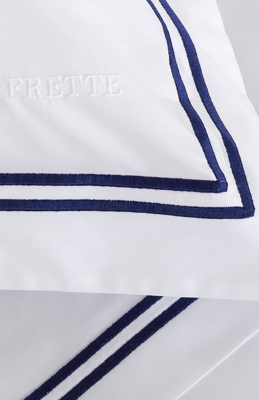 Хлопковая наволочка FRETTE синего цвета по цене 6995 руб., арт. FA7017 E0700 030B | Фото 4 Хлопковая наволочка FRETTE синего цвета, арт. FA7017 E0700 030B | Фото 4