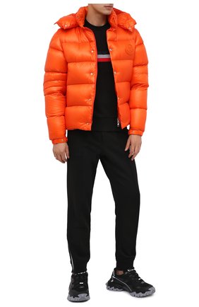 Мужской хлопковый свитшот MONCLER черного цвета по цене 46100 руб., арт. F2-091-8G747-20-80985 | Фото 2 Мужской хлопковый свитшот MONCLER черного цвета, арт. F2-091-8G747-20-80985 | Фото 2 (Материал внешний: Хлопок; Длина (для топов): Стандартные; Рукава: Длинные; Принт: С принтом; Мужское Кросс-КТ: свитшот-одежда; Стили: Кэжуэл)