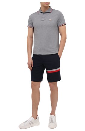 Мужские хлопковые шорты MONCLER темно-синего цвета по цене 36600 руб., арт. F2-091-8H716-10-80985 | Фото 2 Мужские хлопковые шорты MONCLER темно-синего цвета, арт. F2-091-8H716-10-80985 | Фото 2