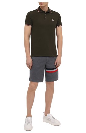 Мужские хлопковые шорты MONCLER серого цвета по цене 36600 руб., арт. F2-091-8H716-10-80985 | Фото 2 Мужские хлопковые шорты MONCLER серого цвета, арт. F2-091-8H716-10-80985 | Фото 2