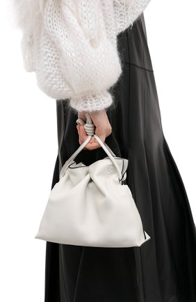 Женский клатч flamenco mini LOEWE белого цвета по цене 119500 руб., арт. A411FC2X05 | Фото 2 Женский клатч flamenco mini LOEWE белого цвета, арт. A411FC2X05 | Фото 2
