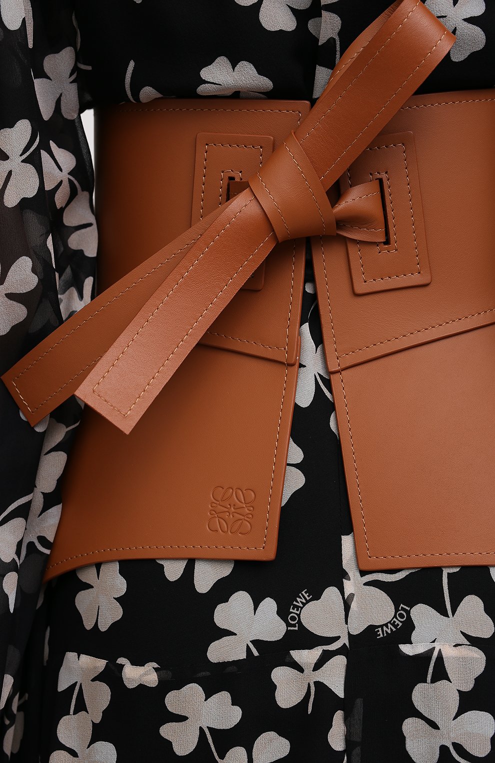 Женский кожаный пояс LOEWE светло-коричневого цвета, арт. S540250X17 | Фото 5 (Кросс-КТ: Широкие)