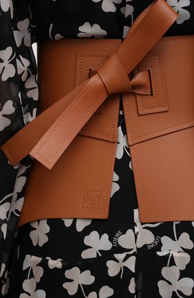 Женский кожаный пояс LOEWE светло-коричневого цвета по цене 64200 руб., арт. S540250X17 | Фото 5 Женский кожаный пояс LOEWE светло-коричневого цвета, арт. S540250X17 | Фото 5 (Кросс-КТ: Широкие)
